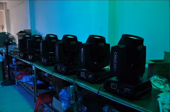 Hot Sale 230 260W Party Disco DJ Stage Light LED Beam Moving Head Sharp DJ Light Moving Head Light